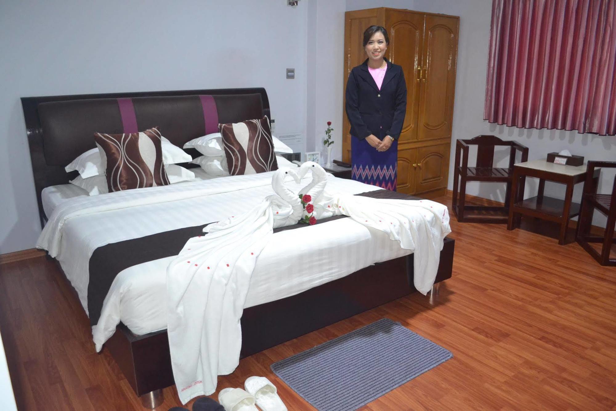 Hotel Oriana Γιανγκόν Εξωτερικό φωτογραφία